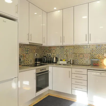 Апартаменты Beato Stylish & Cozy Apt - Riverside Small Balcony