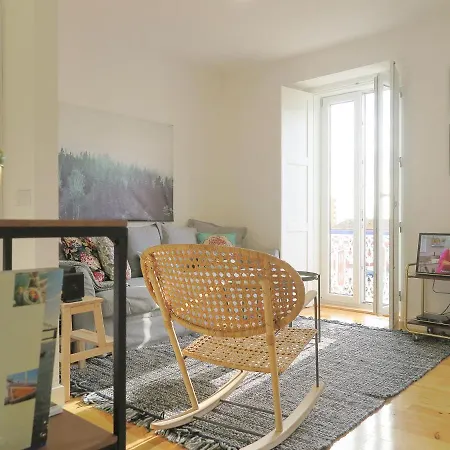 Beato Stylish & Cozy Apt - Riverside Small Balcony Appartamento *