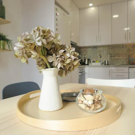 Beato Stylish & Cozy Apt - Riverside Small Balcony *